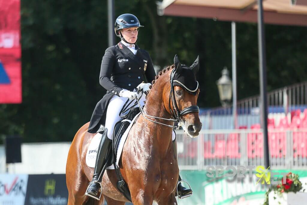 Katharina Hemmer (GER) siegt im Grand Prix Special auf dem Turnier der Sieger in Muenster mit Denoix PCH