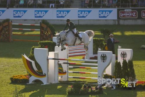 Shane Sweetnam (IRL) mt James Kann Cruz im Mercedes Benz Nationenpreis