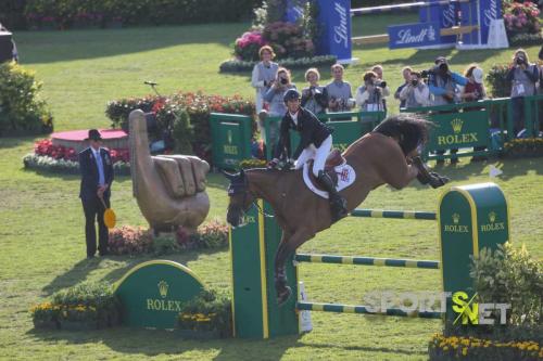 Ben Maher (GBR) mit Dallas Vegas Batilly im Mercedes Benz Nationenpreis